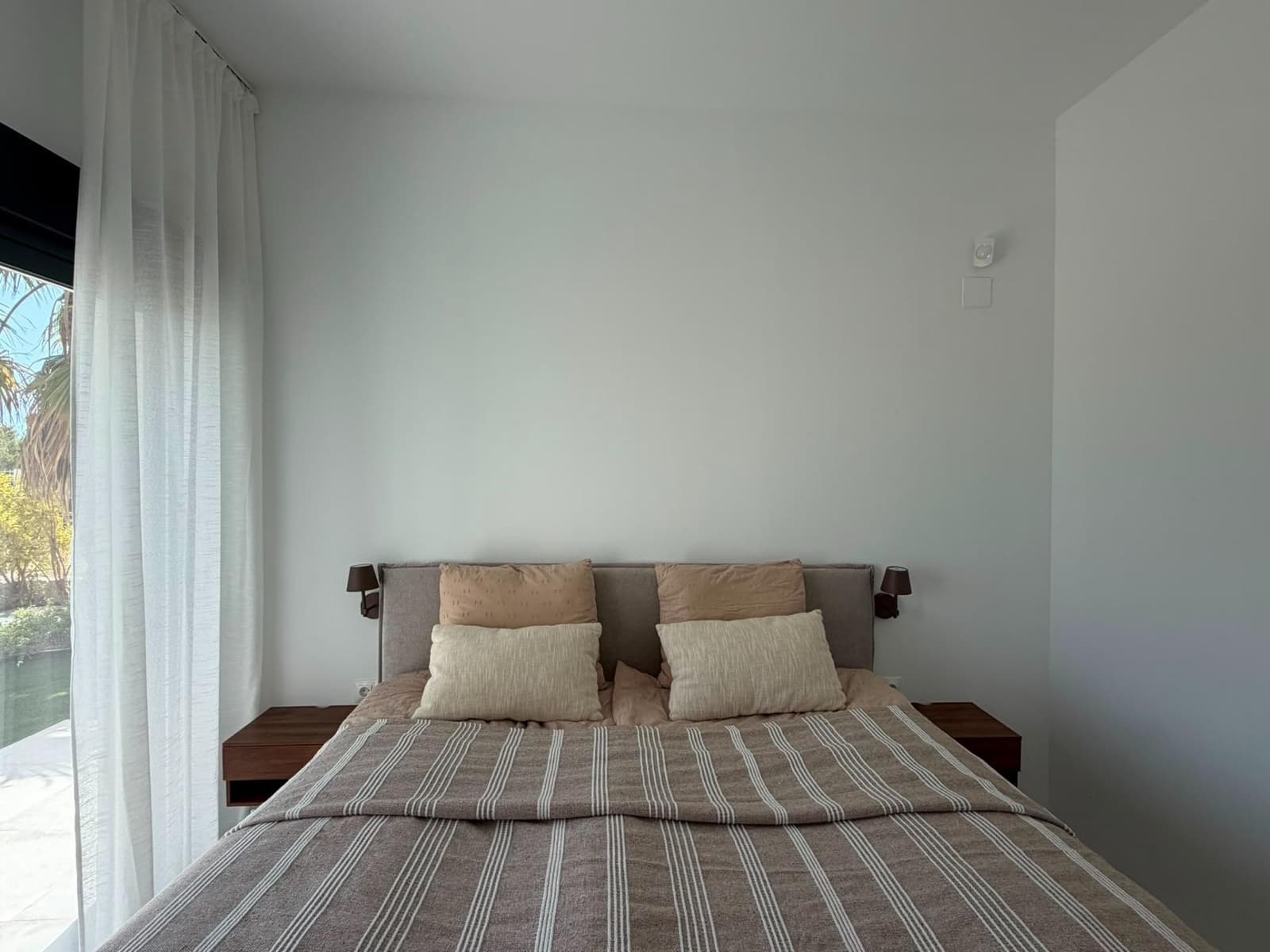 3 bedroom Villa for rent in Finestrat with pool - € 3,500 (Ref: 9973288)