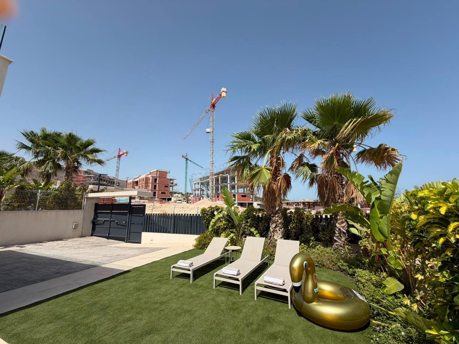3 bedroom Villa for rent in Finestrat with pool - € 3,500 (Ref: 9973288)