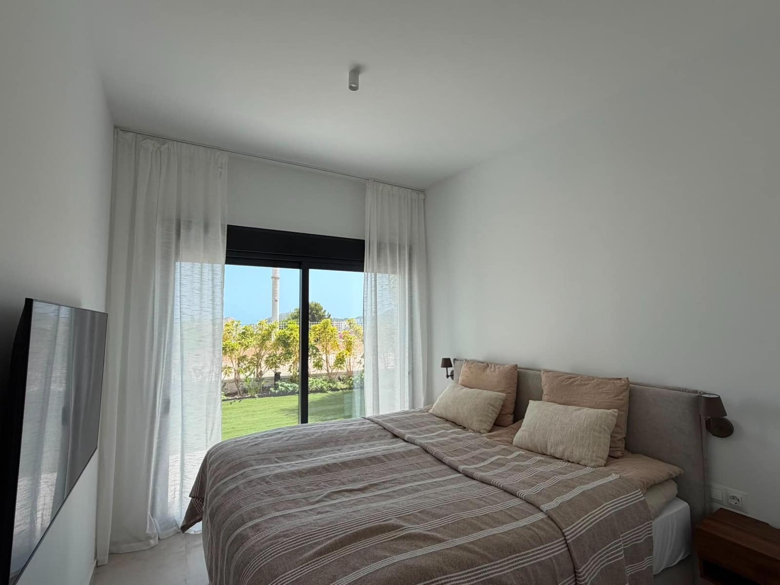 3 bedroom Villa for rent in Finestrat with pool - € 3,500 (Ref: 9973288)