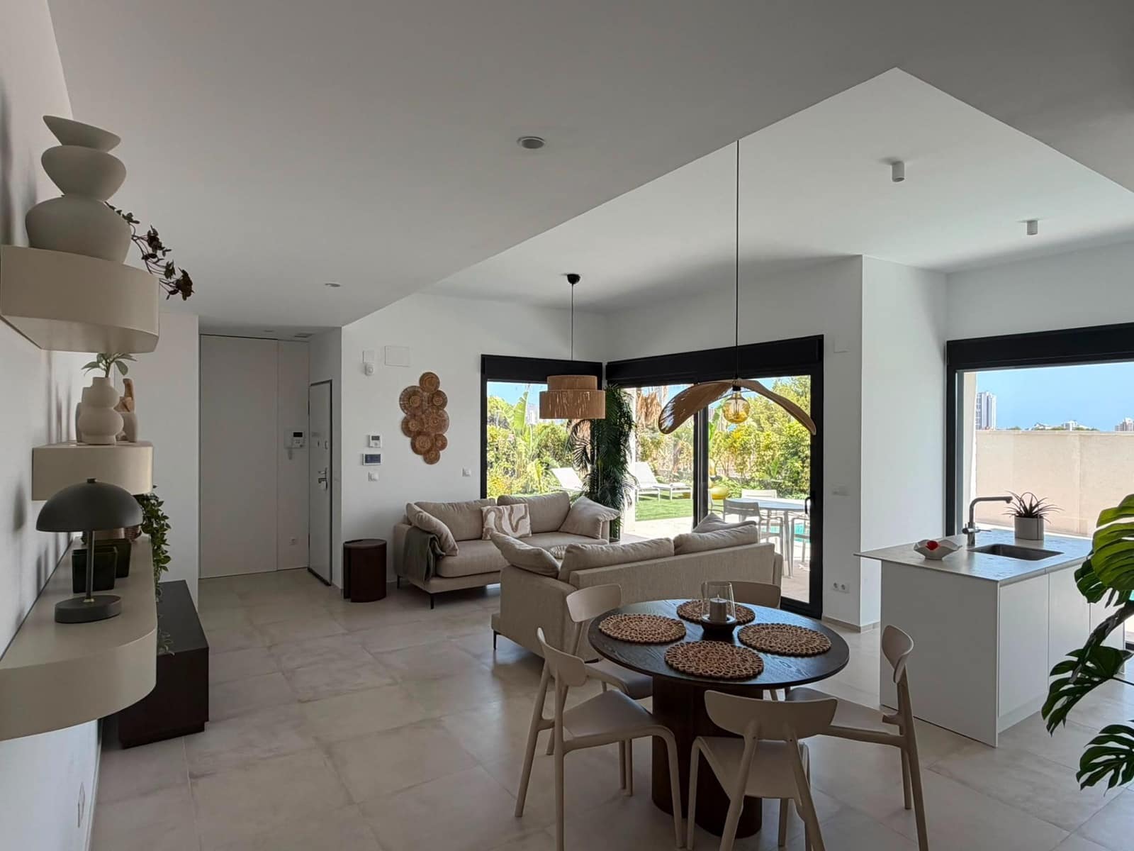 3 bedroom Villa for rent in Finestrat with pool - € 3,500 (Ref: 9973288)