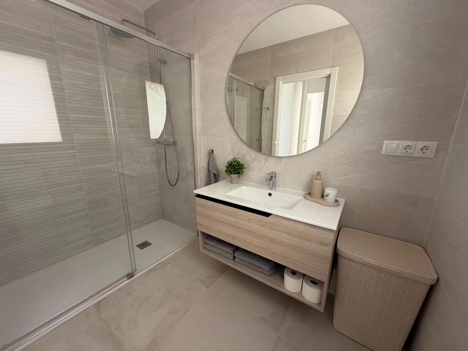 3 bedroom Villa for rent in Finestrat with pool - € 3,500 (Ref: 9973288)