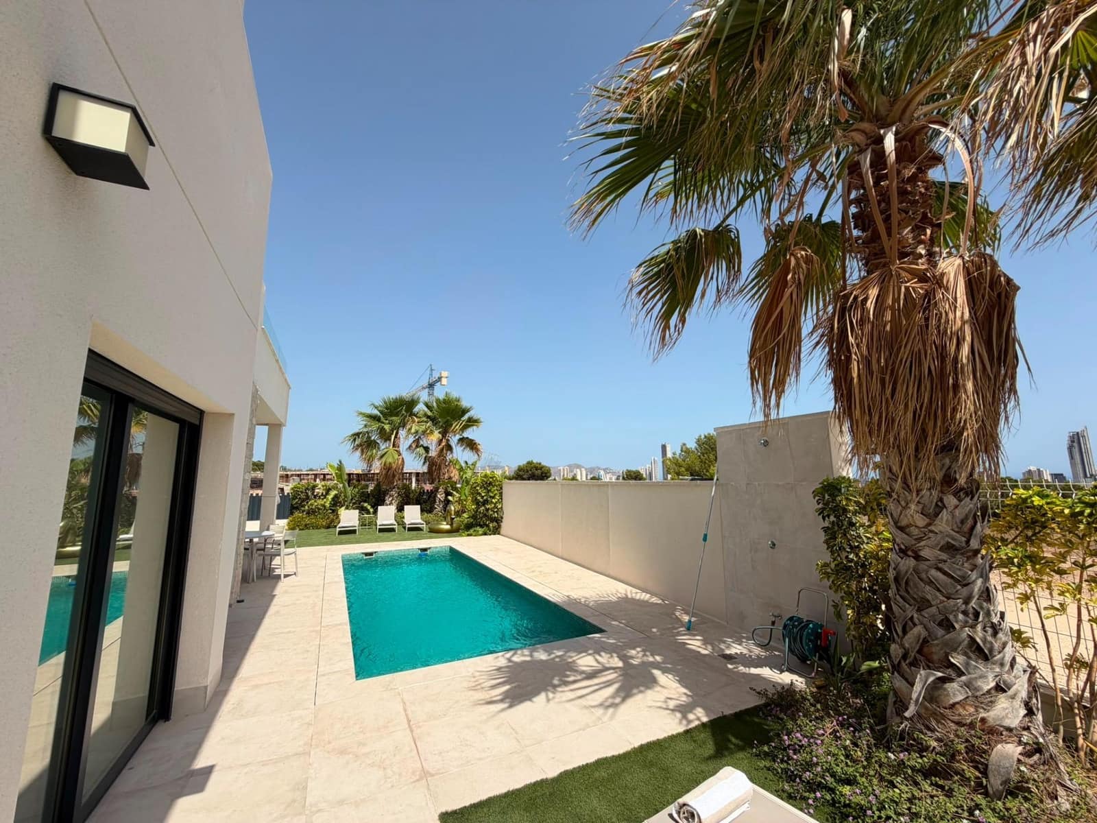 3 bedroom Villa for rent in Finestrat with pool - € 3,500 (Ref: 9973288)