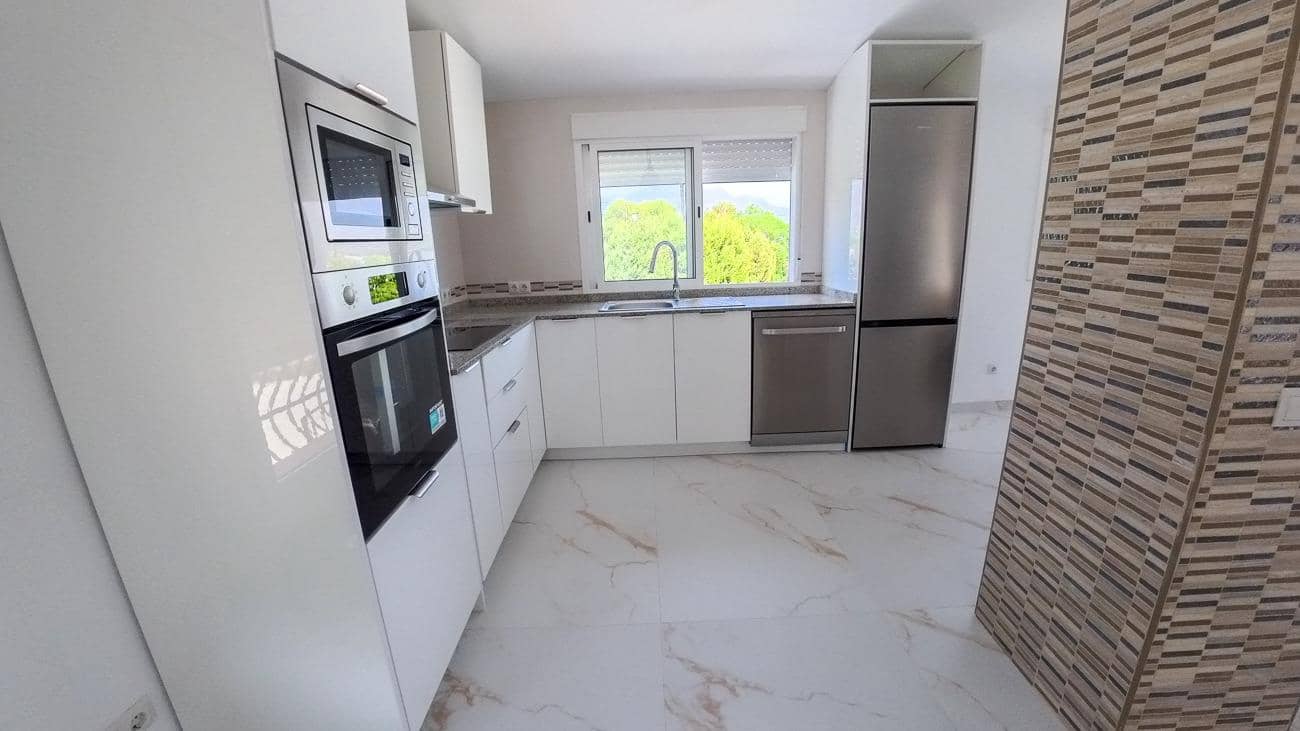 2 soverom Villa til leie i Albir med svømmebasseng garasje - € 3 000 (Ref: 9975377)
