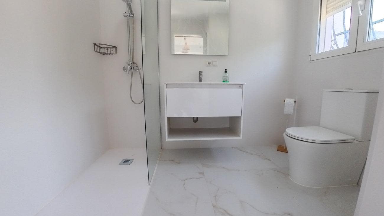2 soverom Villa til leie i Albir med svømmebasseng garasje - € 3 000 (Ref: 9975377)