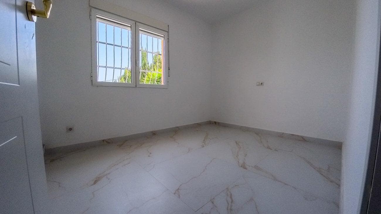 2 soverom Villa til leie i Albir med svømmebasseng garasje - € 3 000 (Ref: 9975377)