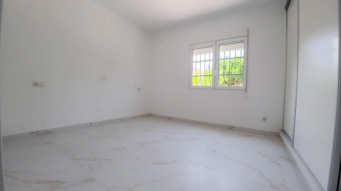 2 soverom Villa til leie i Albir med svømmebasseng garasje - € 3 000 (Ref: 9975377)