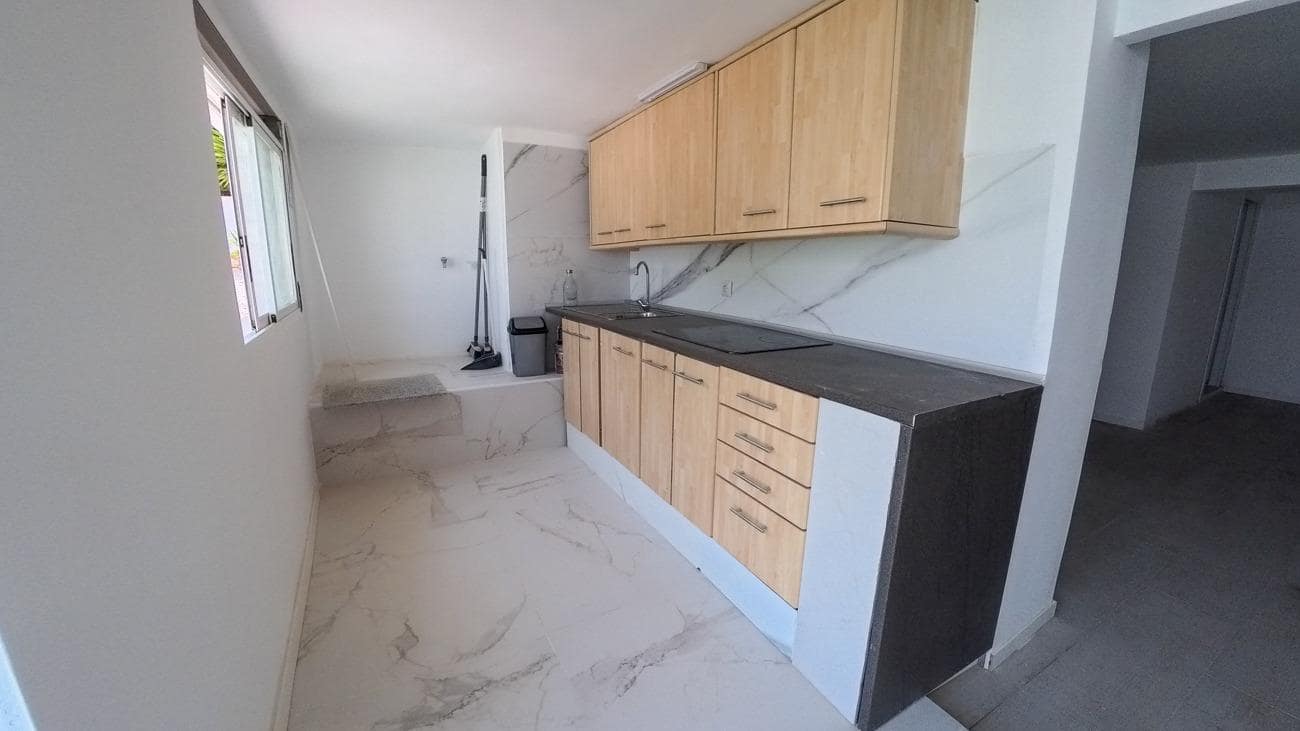 2 soverom Villa til leie i Albir med svømmebasseng garasje - € 3 000 (Ref: 9975377)