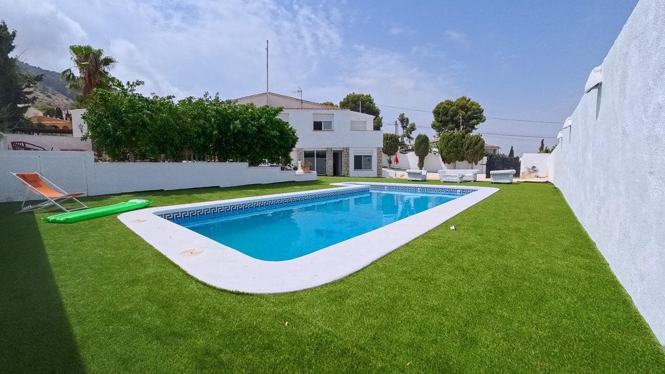 2 soverom Villa til leie i Albir med svømmebasseng garasje - € 3 000 (Ref: 9975377)