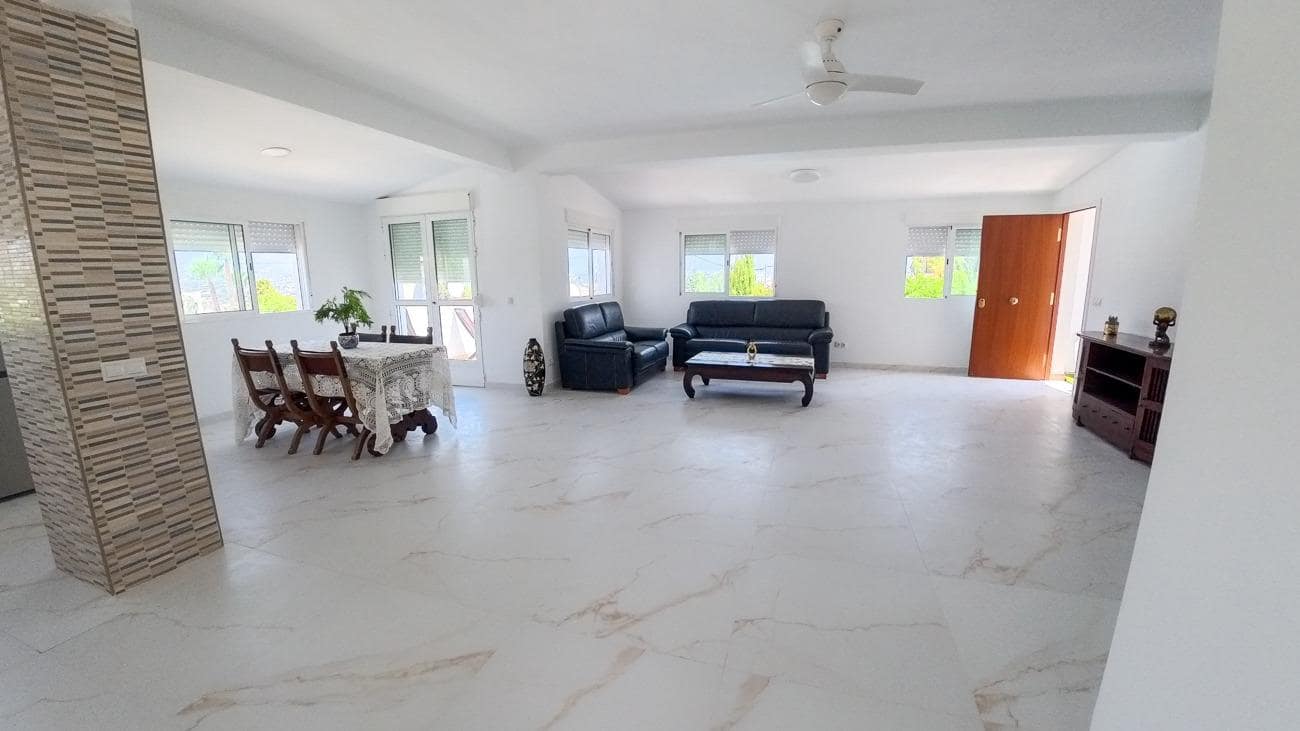 2 soverom Villa til leie i Albir med svømmebasseng garasje - € 3 000 (Ref: 9975377)