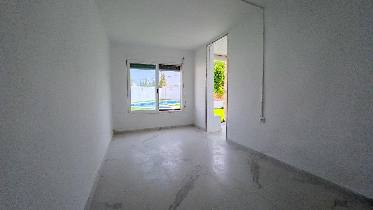2 soverom Villa til leie i Albir med svømmebasseng garasje - € 3 000 (Ref: 9975377)
