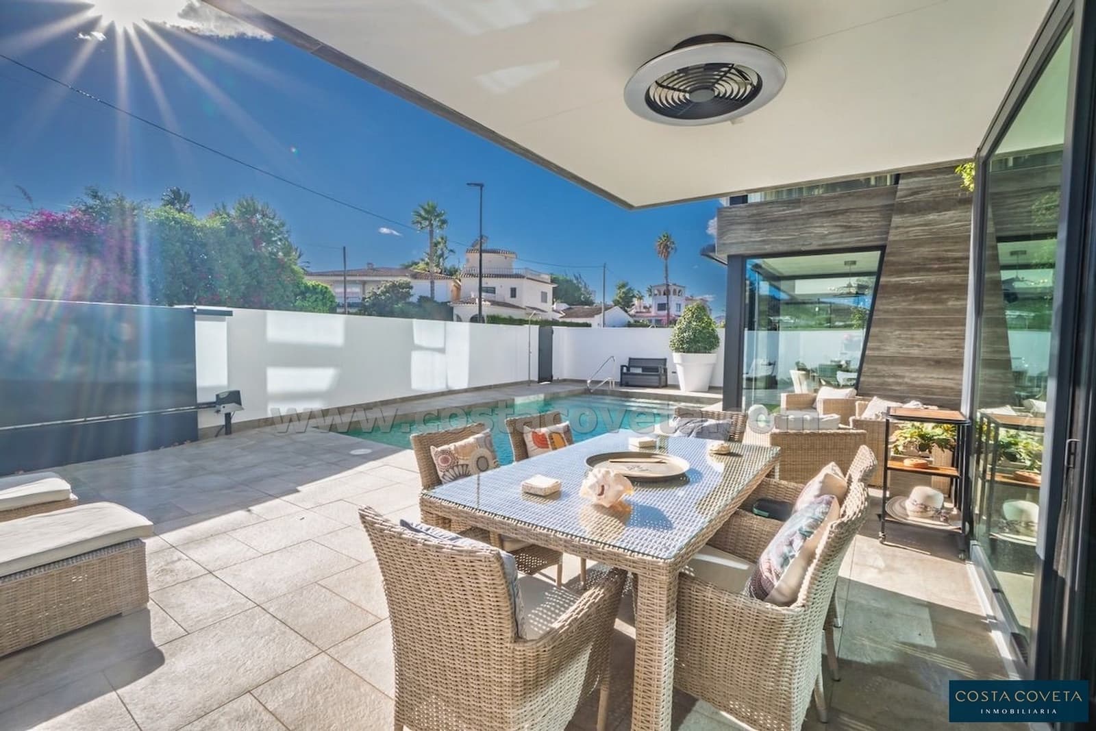 4 bedroom Villa for sale in Albir with pool garage - € 1,675,000 (Ref: 9462603)