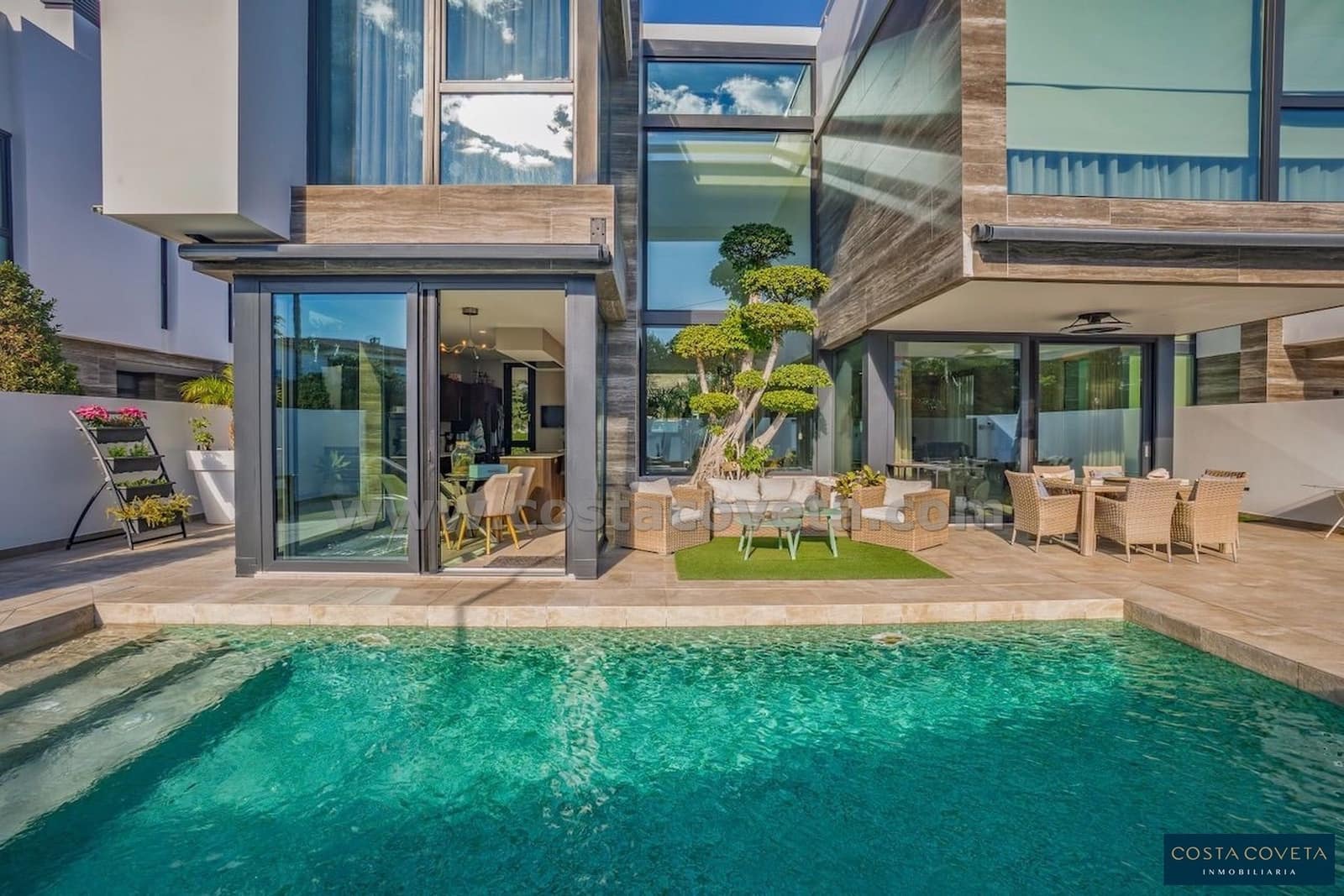 4 bedroom Villa for sale in Albir with pool garage - € 1,675,000 (Ref: 9462603)