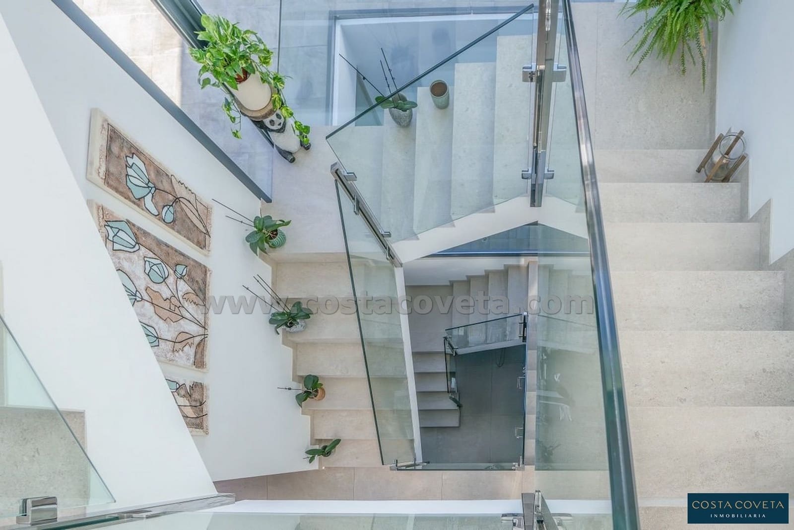 4 bedroom Villa for sale in Albir with pool garage - € 1,675,000 (Ref: 9462603)