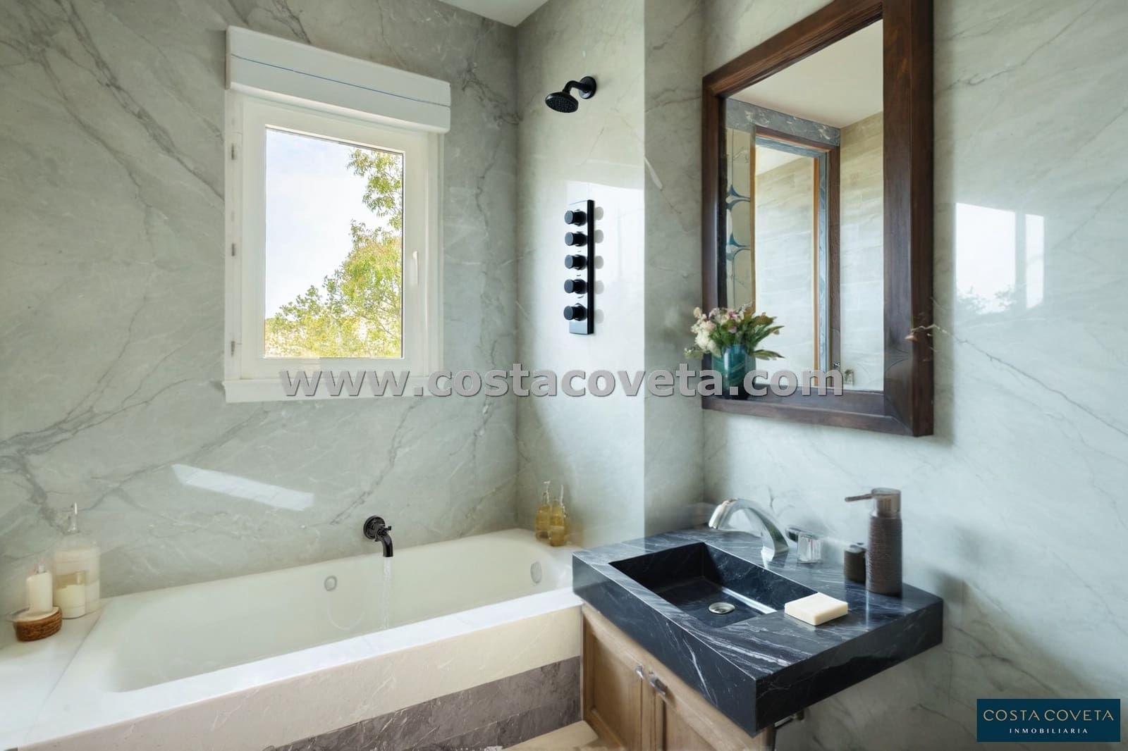 2 bedroom Villa for sale in Coveta Fuma with garage - € 370,000 (Ref: 9462604)