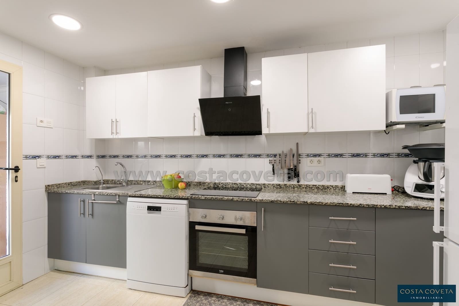 3 bedroom Semi-detached Villa for sale in El Campello with pool - € 357,500 (Ref: 9462607)