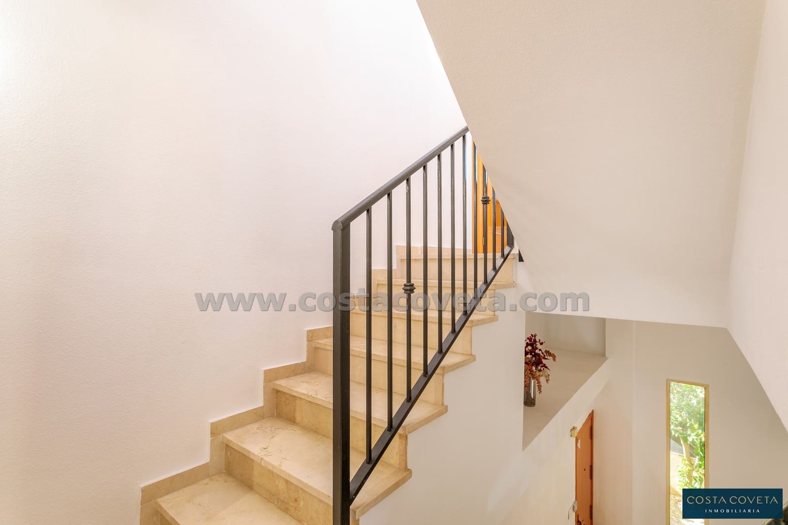 3 bedroom Semi-detached Villa for sale in El Campello with pool - € 357,500 (Ref: 9462607)