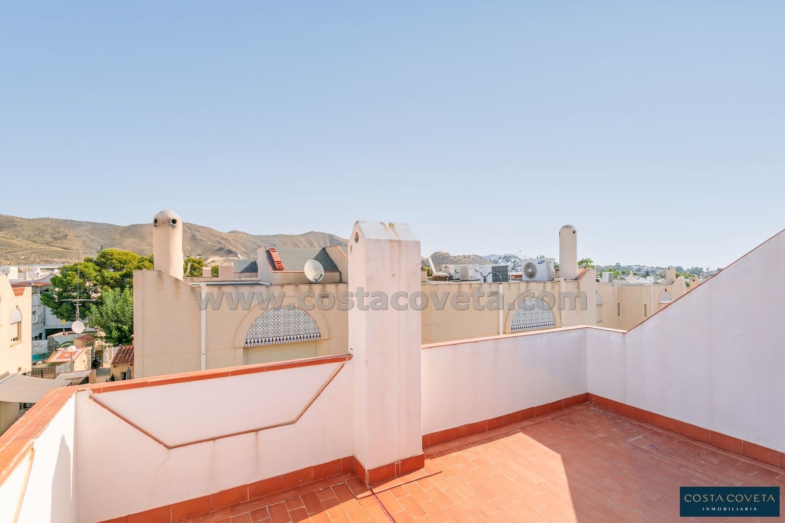 3 bedroom Semi-detached Villa for sale in El Campello with pool - € 357,500 (Ref: 9462607)