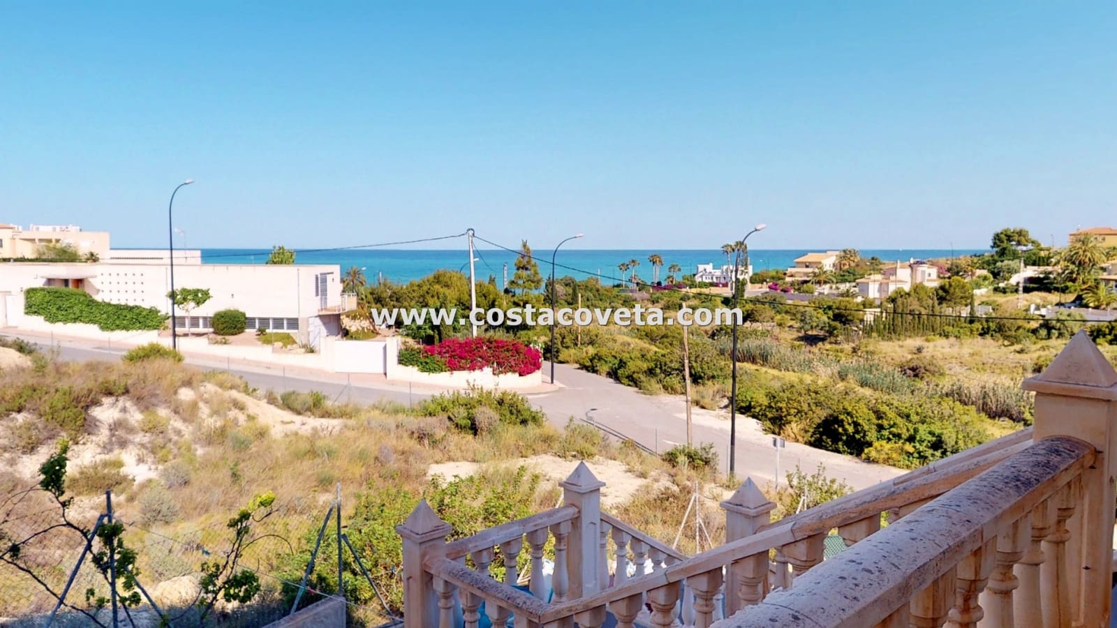 3 bedroom Villa for sale in El Campello with pool garage - € 595,000 (Ref: 9462608)