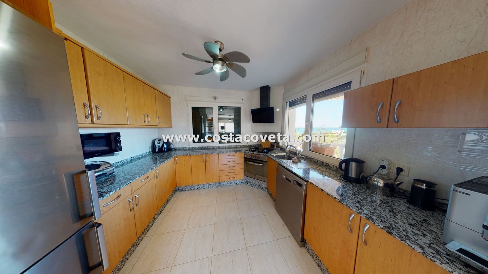 3 bedroom Villa for sale in El Campello with pool garage - € 595,000 (Ref: 9462608)