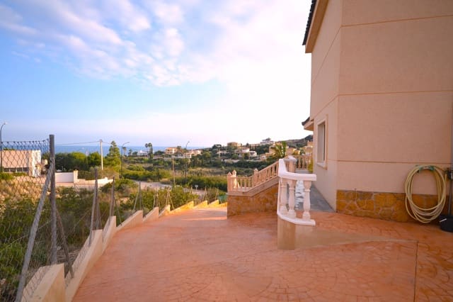 3 slaapkamer Villa te koop in El Campello met zwembad garage - € 595.000 (Ref: 9462608)