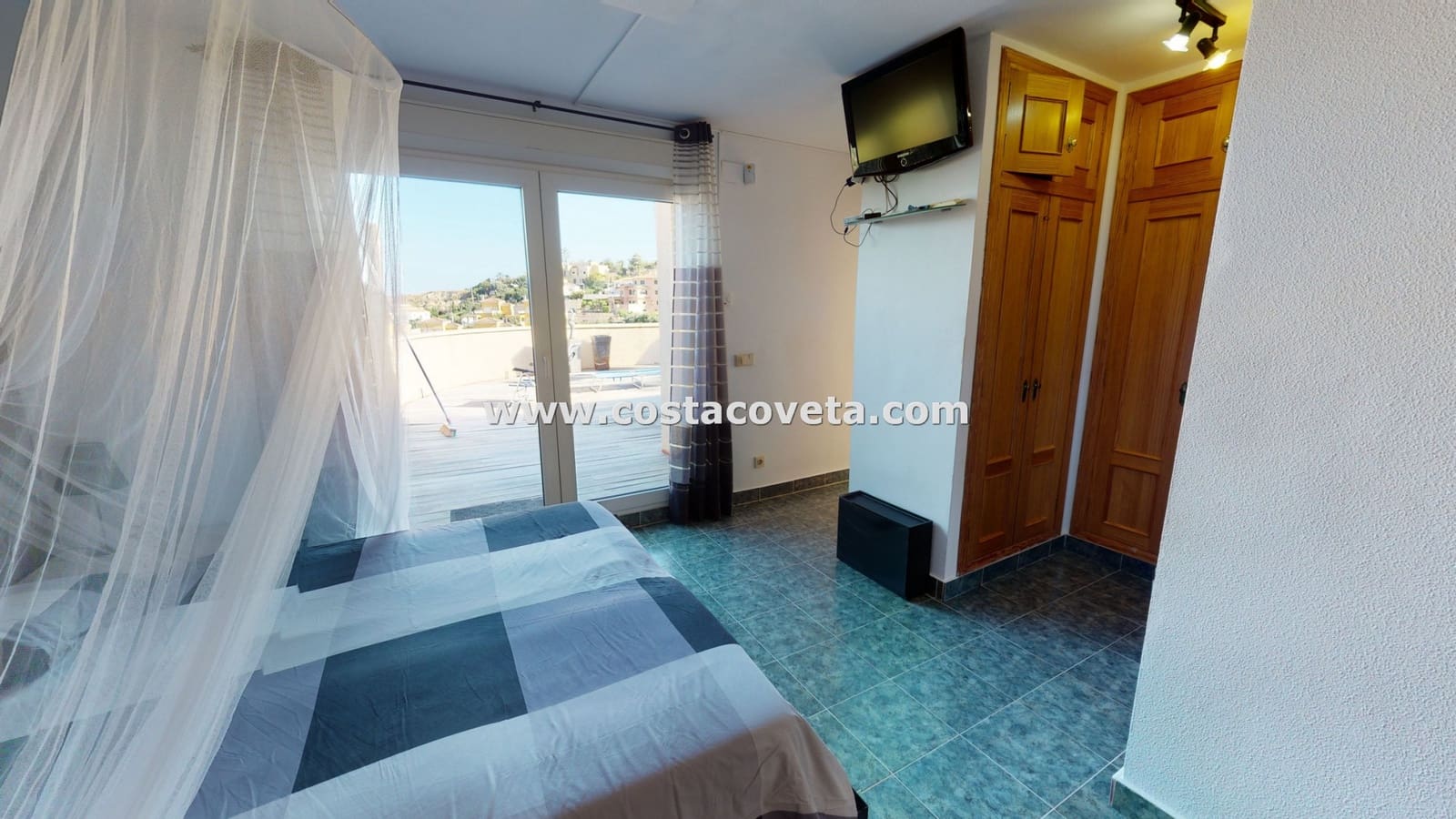 3 bedroom Villa for sale in El Campello with pool garage - € 595,000 (Ref: 9462608)