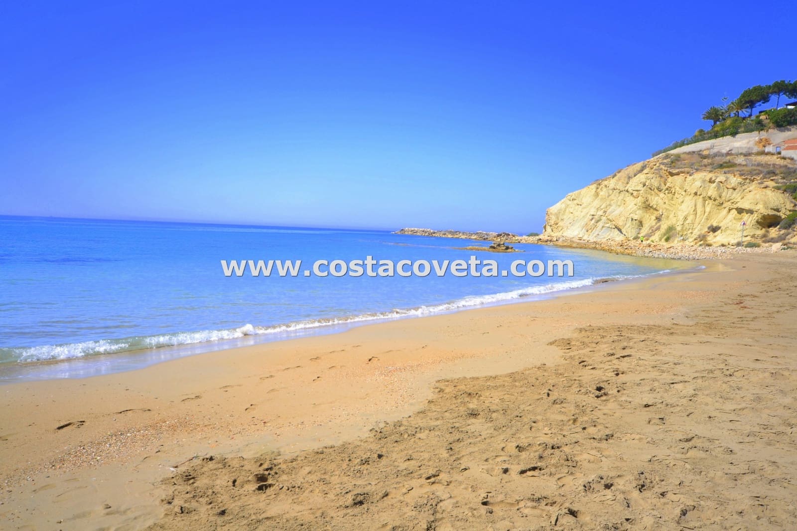 3 bedroom Villa for sale in El Campello with pool garage - € 595,000 (Ref: 9462608)