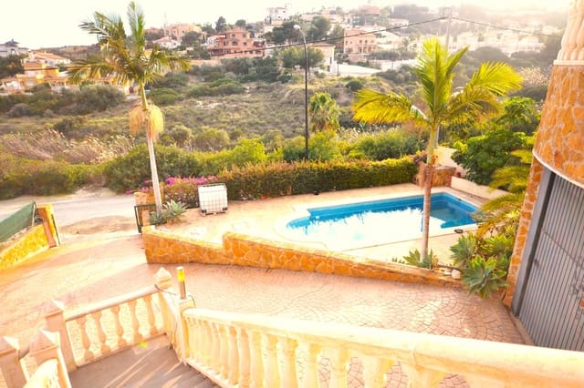 3 slaapkamer Villa te koop in El Campello met zwembad garage - € 595.000 (Ref: 9462608)
