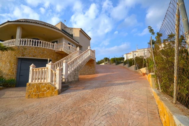 3 slaapkamer Villa te koop in El Campello met zwembad garage - € 595.000 (Ref: 9462608)