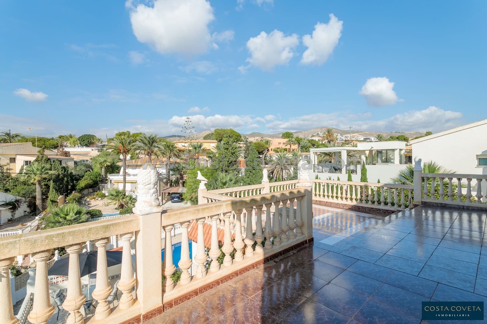 4 bedroom Villa for sale in Coveta Fuma with pool garage - € 1,500,000 (Ref: 9462611)