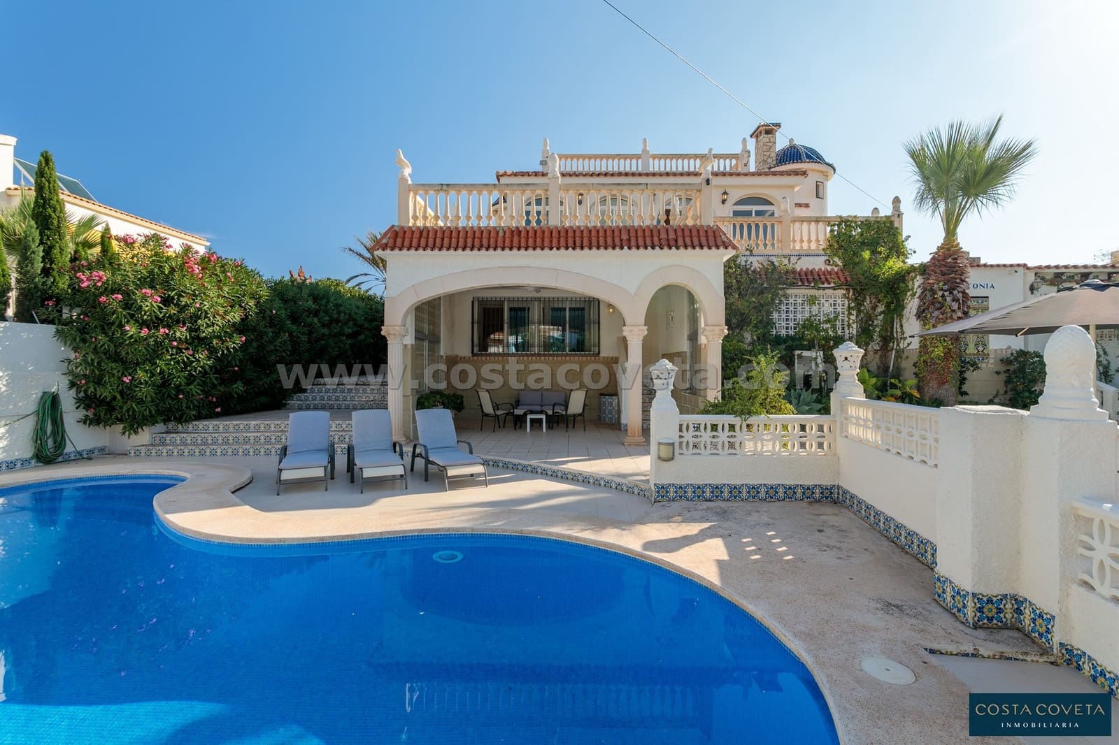 4 bedroom Villa for sale in Coveta Fuma with pool garage - € 1,500,000 (Ref: 9462611)