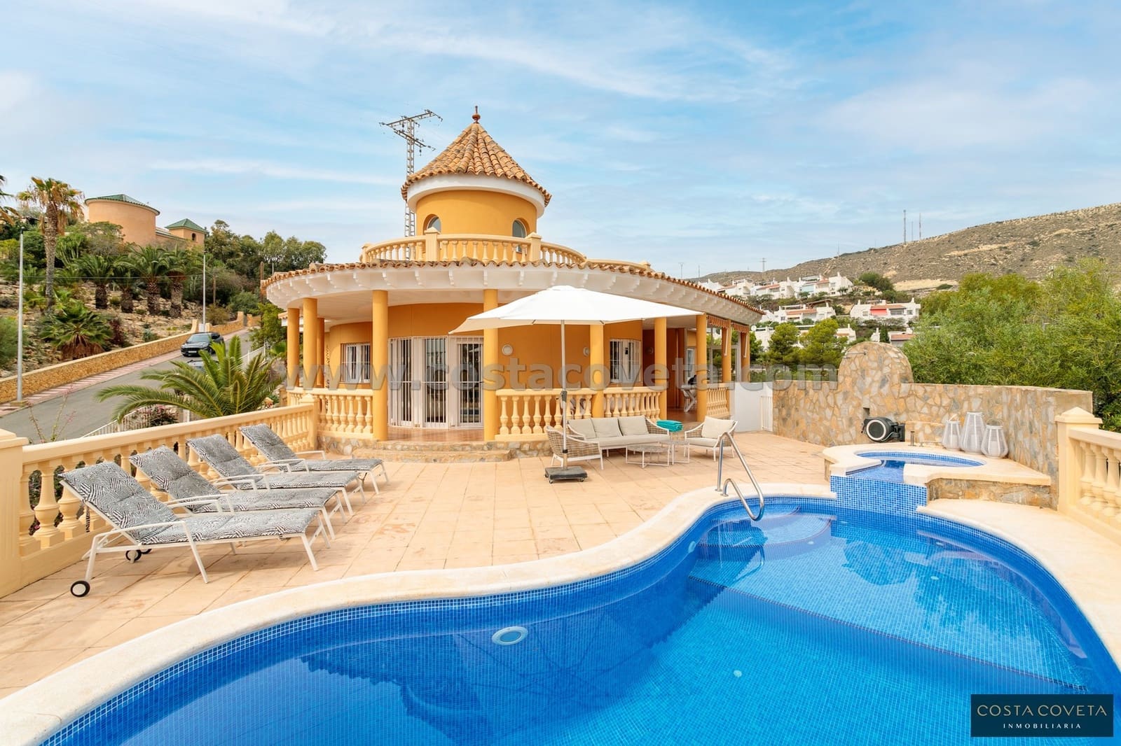 3 bedroom Villa for sale in Coveta Fuma with pool garage - € 649,000 (Ref: 9462612)