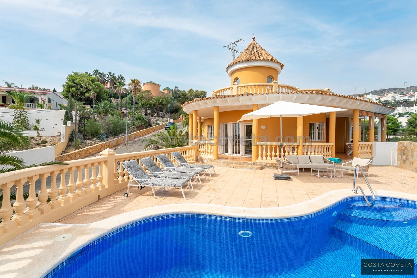3 bedroom Villa for sale in Coveta Fuma with pool garage - € 649,000 (Ref: 9462612)