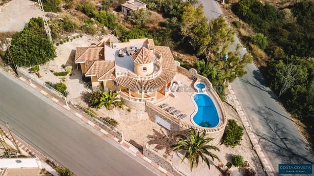 Chalet de 3 habitaciones en Coveta Fuma, El Campello en venta con piscina garaje - 649.000 € (Ref: 9462612)
