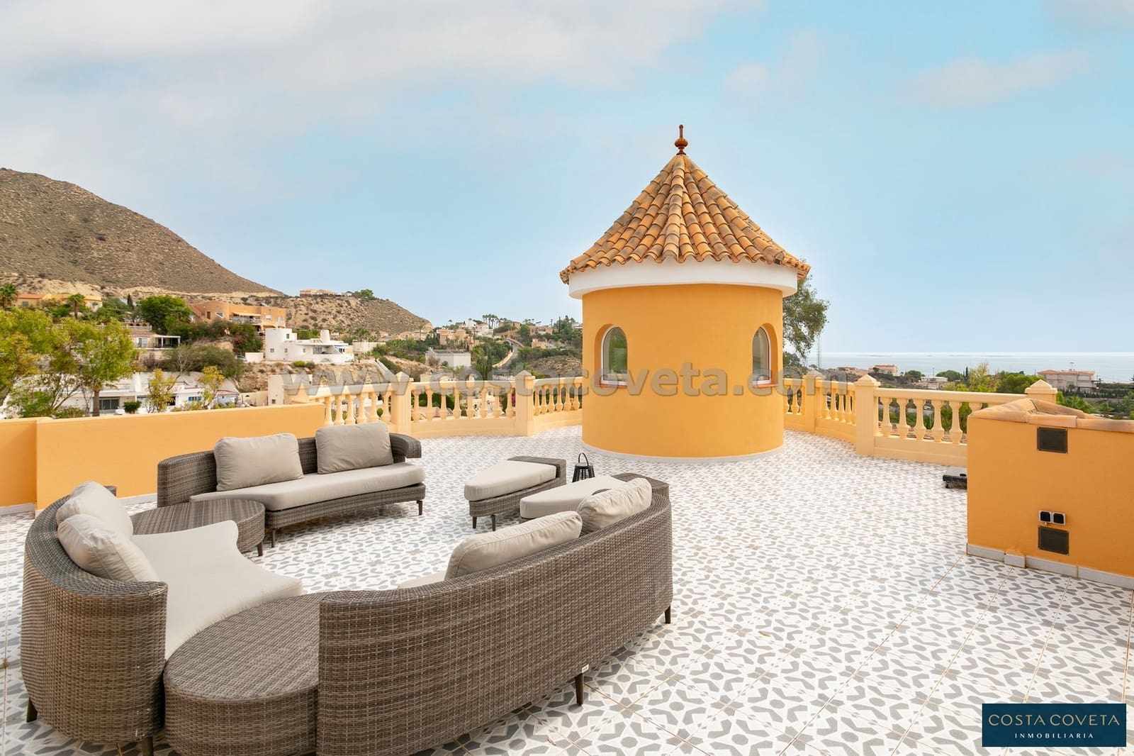 3 bedroom Villa for sale in Coveta Fuma with pool garage - € 649,000 (Ref: 9462612)