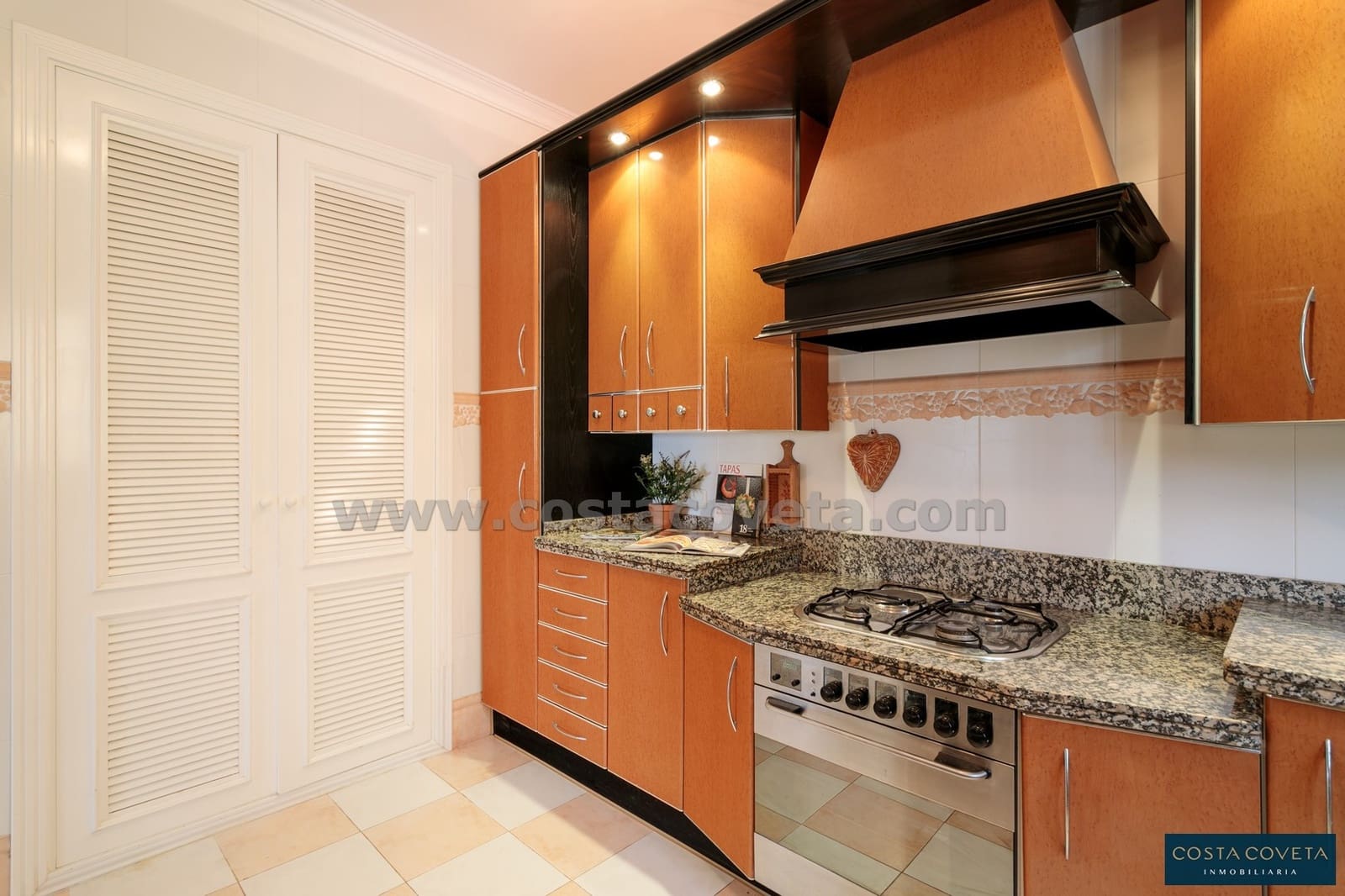 3 bedroom Villa for sale in Coveta Fuma with pool garage - € 1,195,000 (Ref: 9462613)