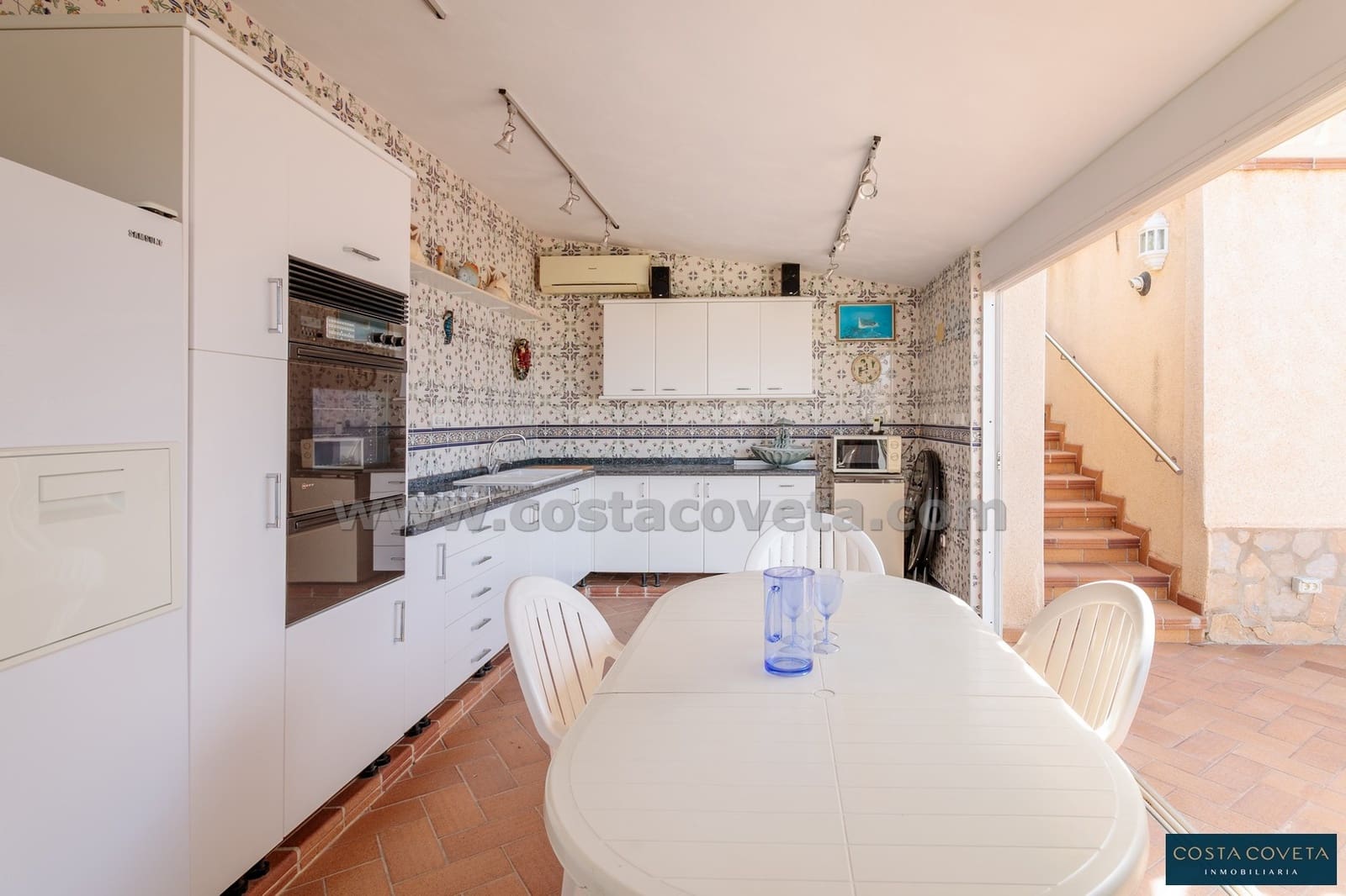 5 bedroom Villa for sale in Coveta Fuma with pool garage - € 1,600,000 (Ref: 9462615)