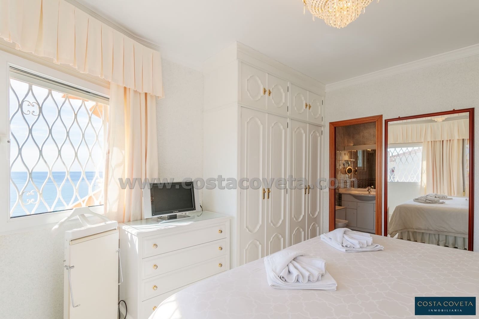 5 bedroom Villa for sale in Coveta Fuma with pool garage - € 1,600,000 (Ref: 9462615)