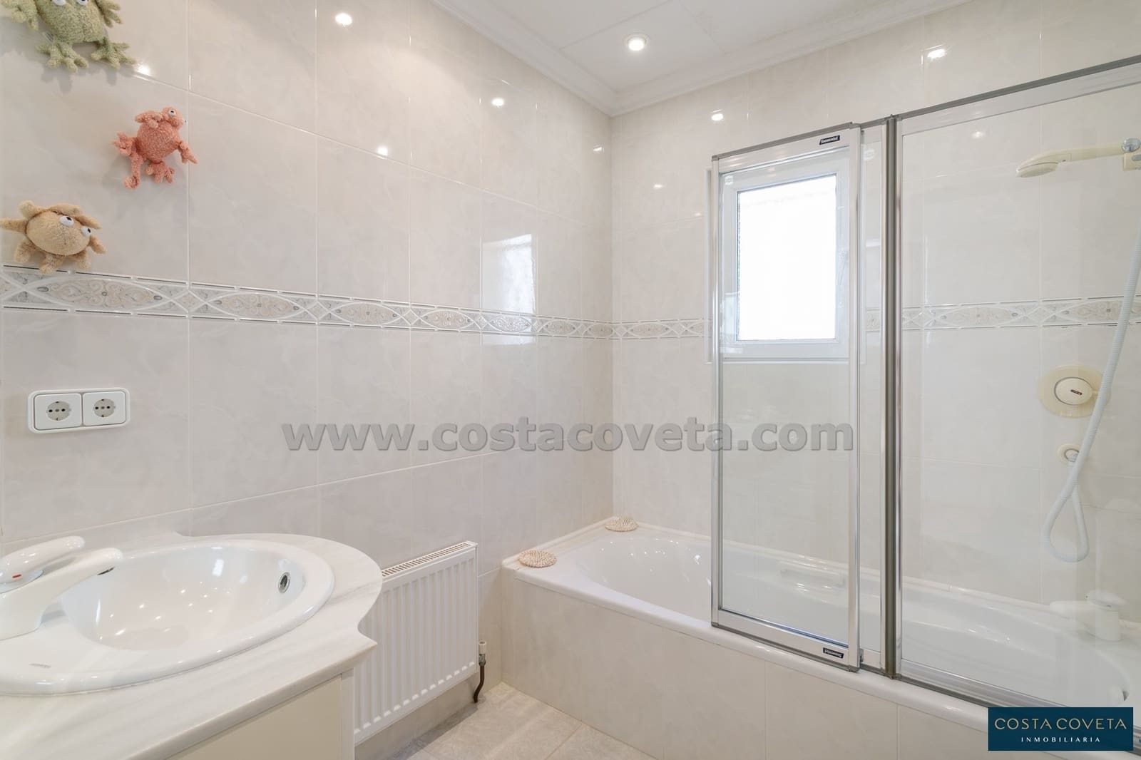 5 bedroom Villa for sale in Coveta Fuma with pool garage - € 1,600,000 (Ref: 9462615)