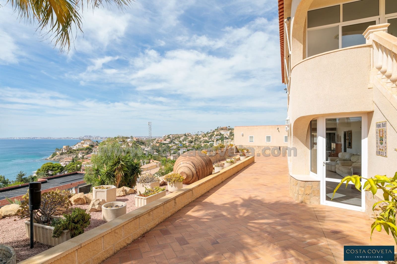 5 bedroom Villa for sale in Coveta Fuma with pool garage - € 1,600,000 (Ref: 9462615)