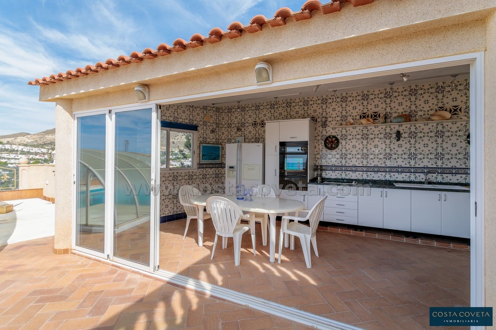 5 bedroom Villa for sale in Coveta Fuma with pool garage - € 1,600,000 (Ref: 9462615)