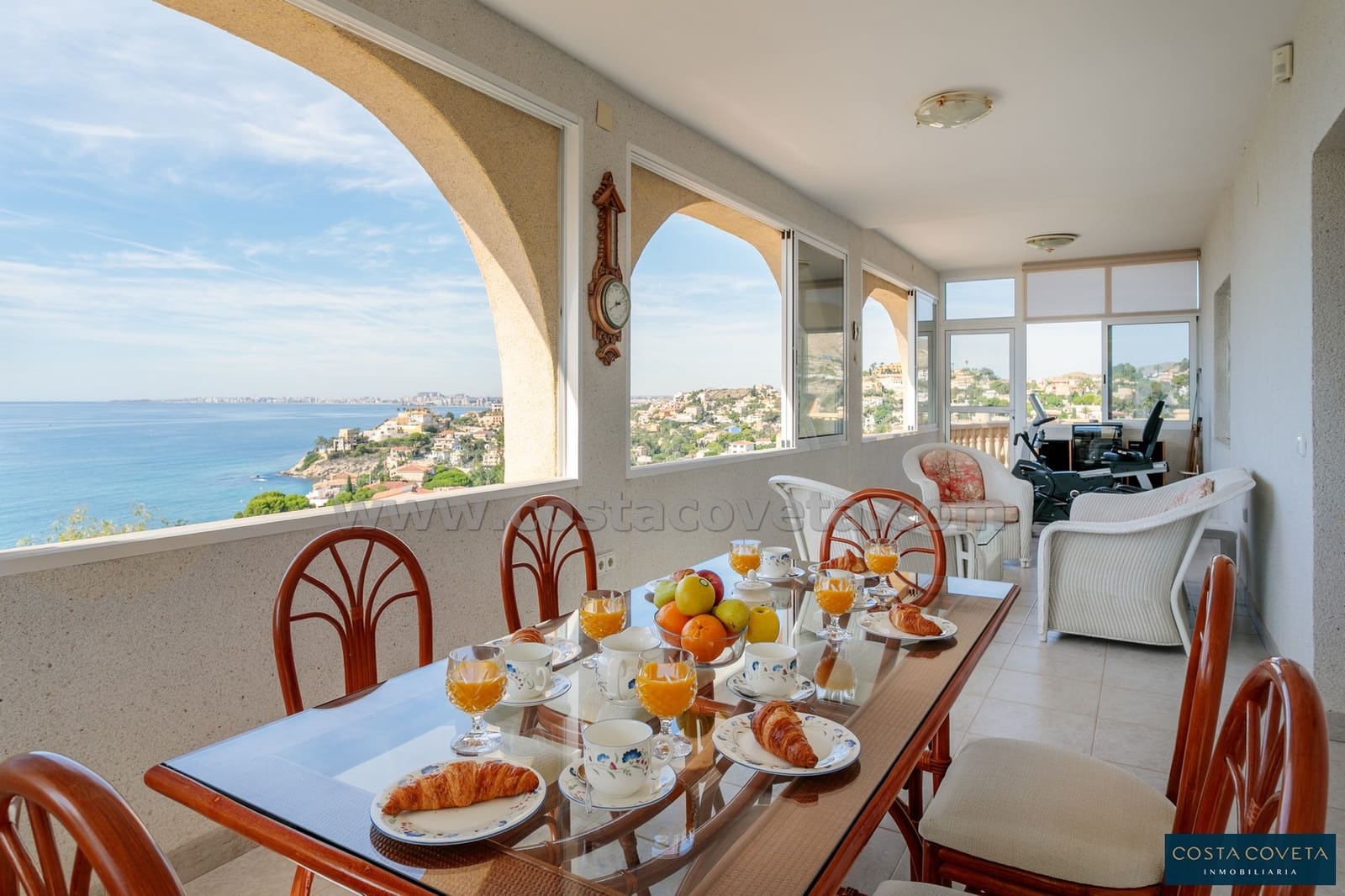 5 bedroom Villa for sale in Coveta Fuma with pool garage - € 1,600,000 (Ref: 9462615)