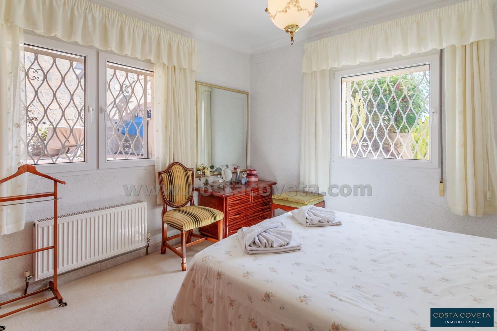 5 bedroom Villa for sale in Coveta Fuma with pool garage - € 1,600,000 (Ref: 9462615)