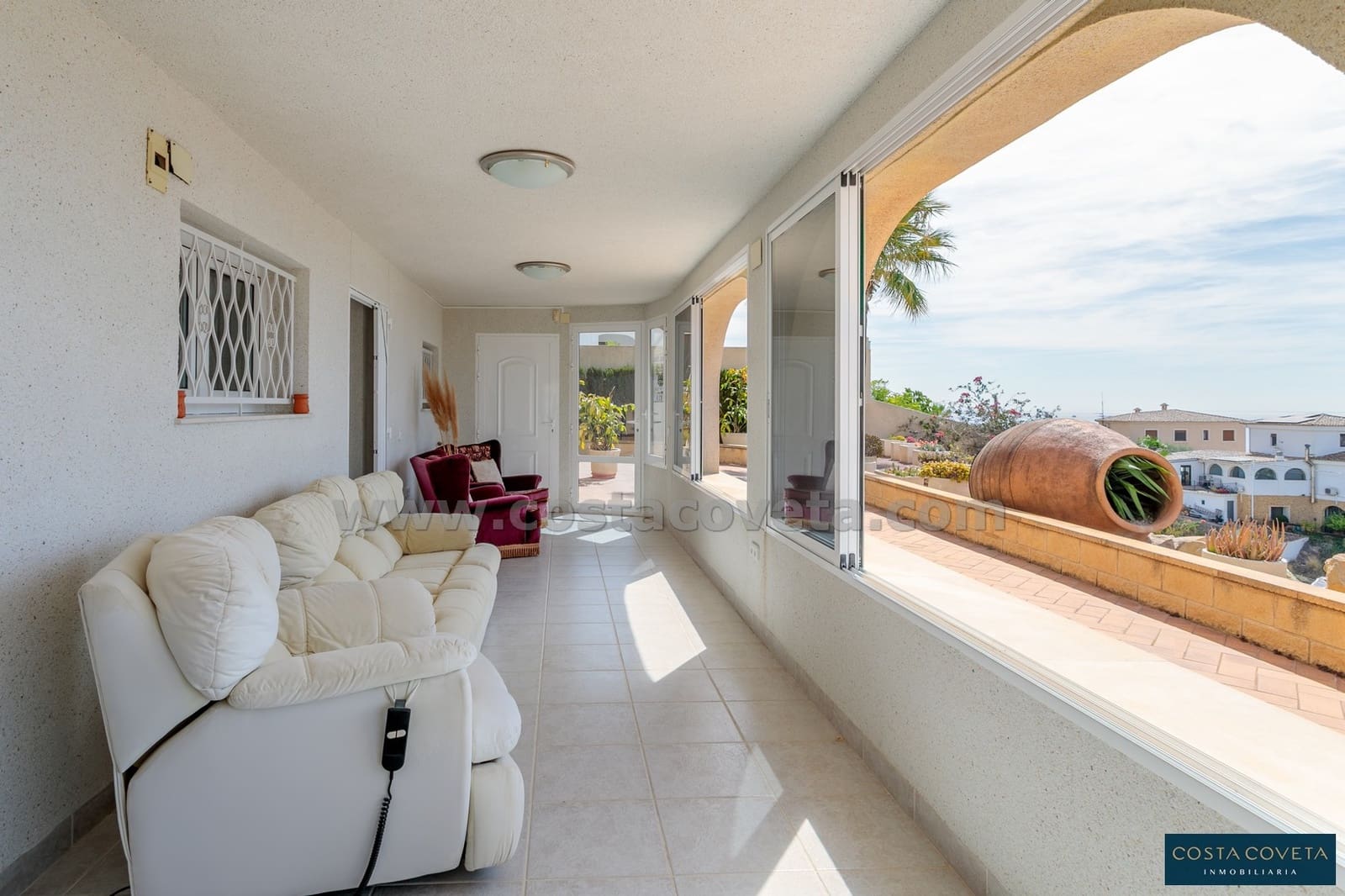 5 bedroom Villa for sale in Coveta Fuma with pool garage - € 1,600,000 (Ref: 9462615)