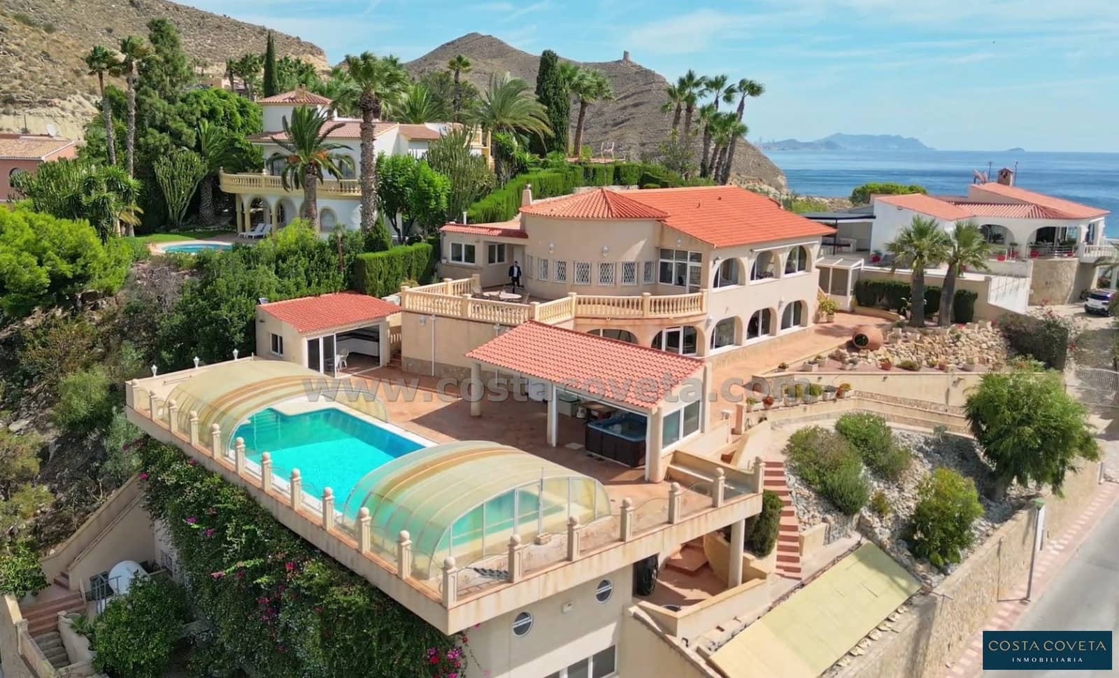 5 bedroom Villa for sale in Coveta Fuma with pool garage - € 1,600,000 (Ref: 9462615)
