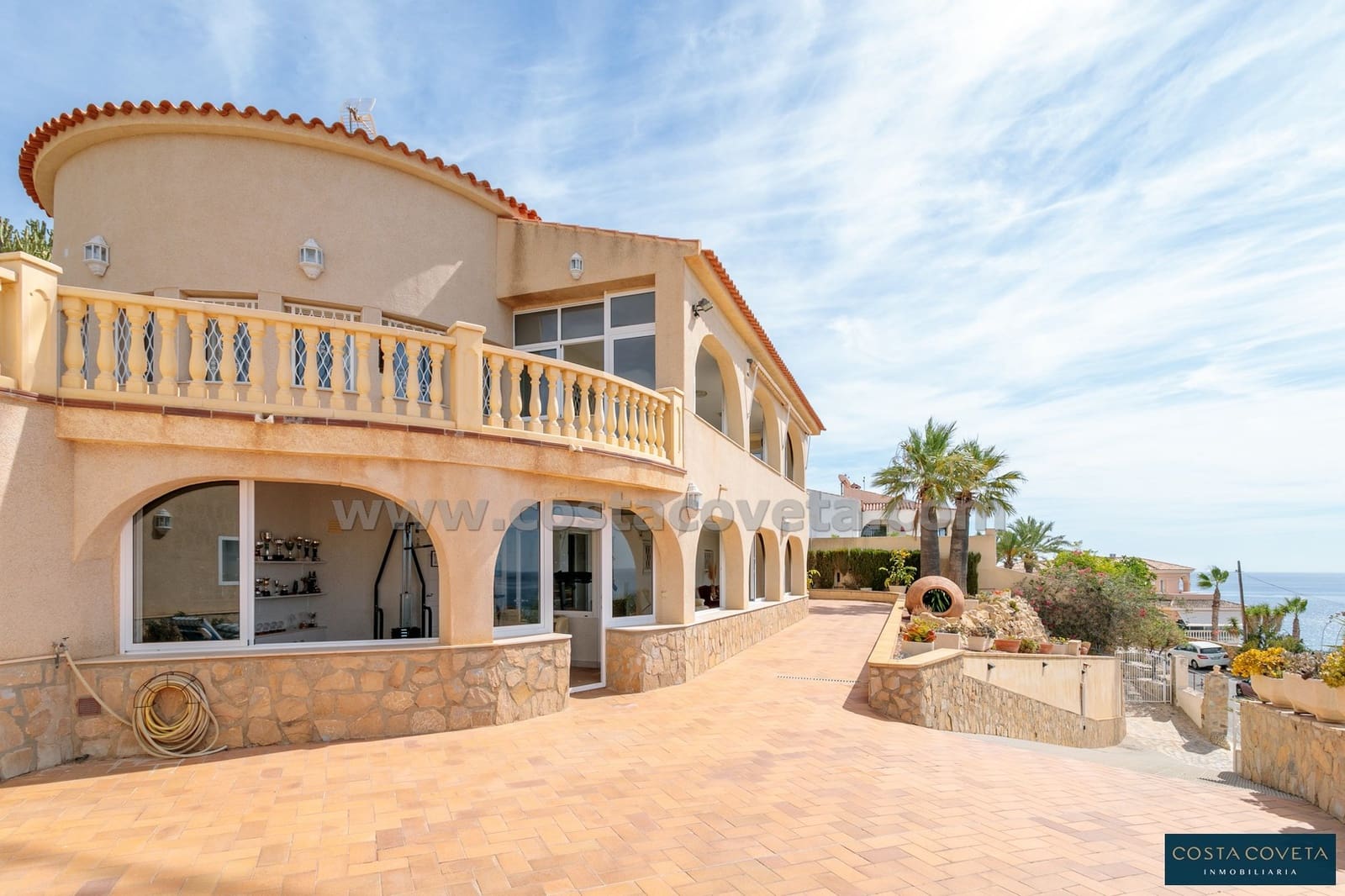 5 bedroom Villa for sale in Coveta Fuma with pool garage - € 1,600,000 (Ref: 9462615)