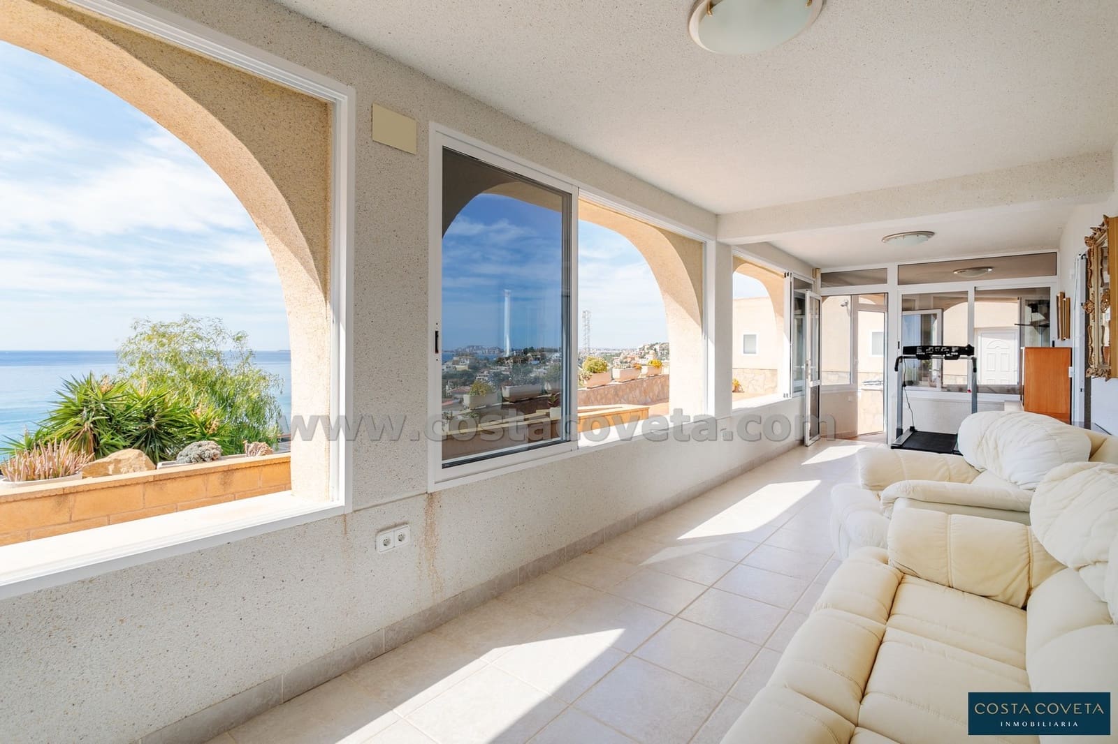 5 bedroom Villa for sale in Coveta Fuma with pool garage - € 1,600,000 (Ref: 9462615)