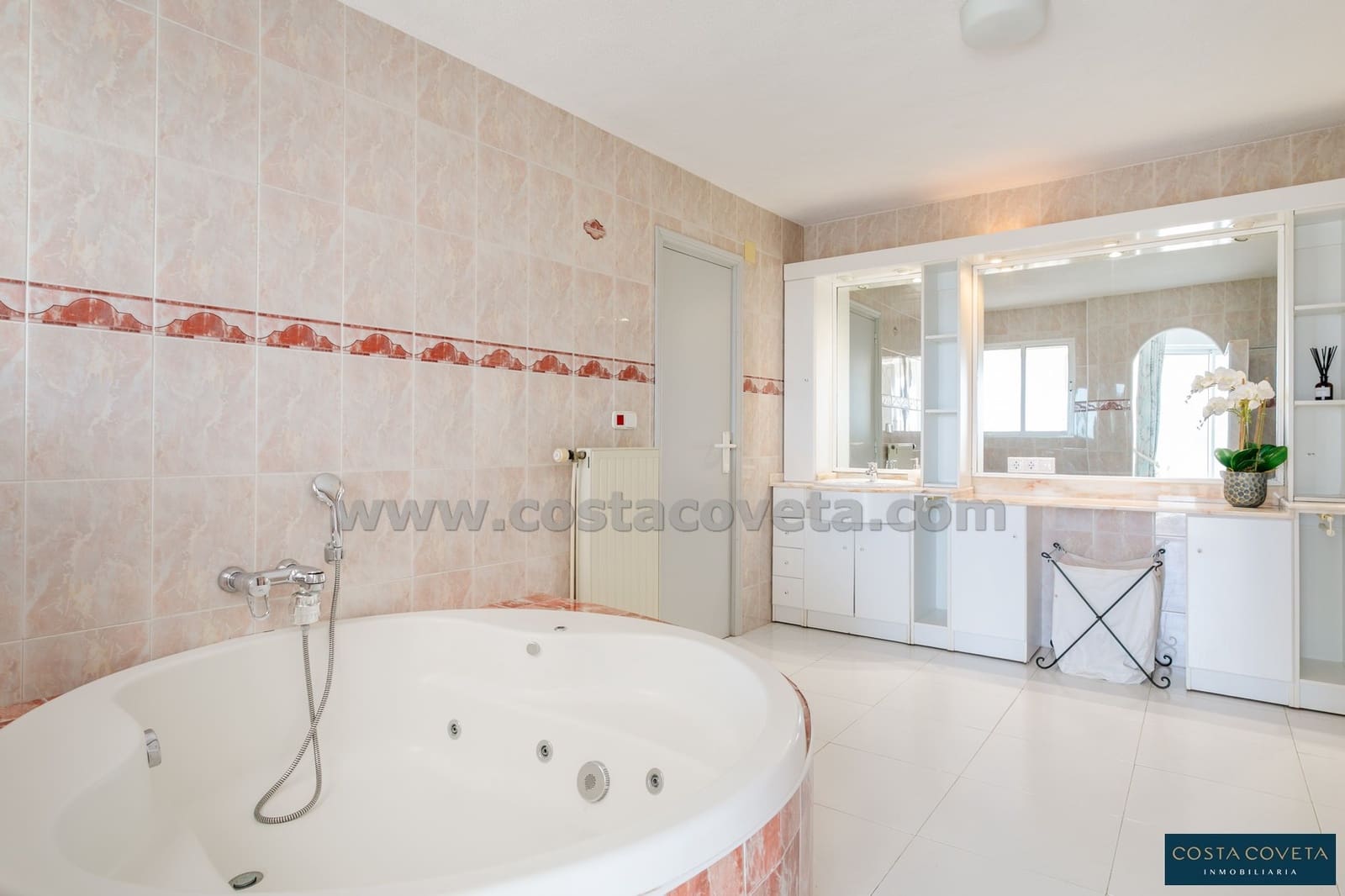 4 bedroom Villa for sale in Coveta Fuma with pool garage - € 675,000 (Ref: 9462619)