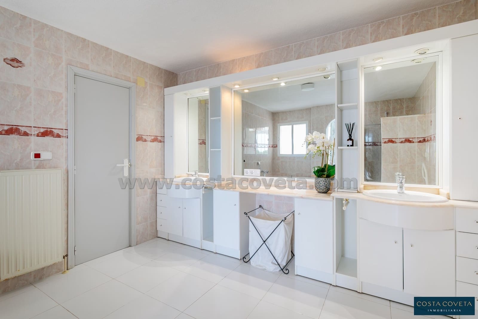 4 bedroom Villa for sale in Coveta Fuma with pool garage - € 675,000 (Ref: 9462619)