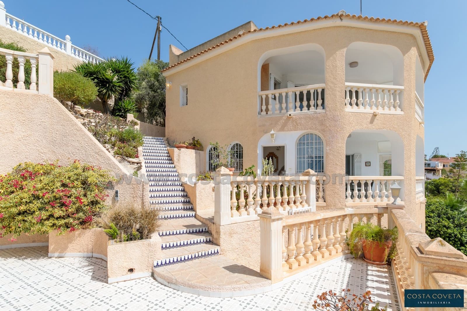 4 bedroom Villa for sale in Coveta Fuma with pool garage - € 675,000 (Ref: 9462619)