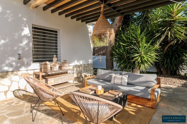 2 soverom Villa til salgs i Coveta Fuma, El Campello med svømmebasseng garasje - € 599 000 (Ref: 9462620)